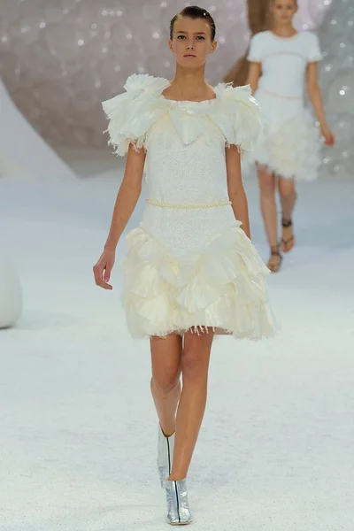 Look 77
